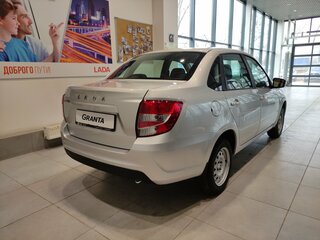 2026 Lada (ВАЗ) Granta I Рестайлинг, серебристый, 1088000 рублей, вид 4