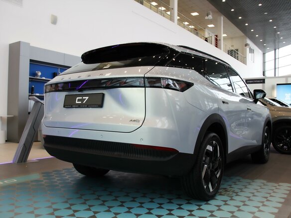 2026 Omoda C7, серебристый, 3099000 рублей - вид 12