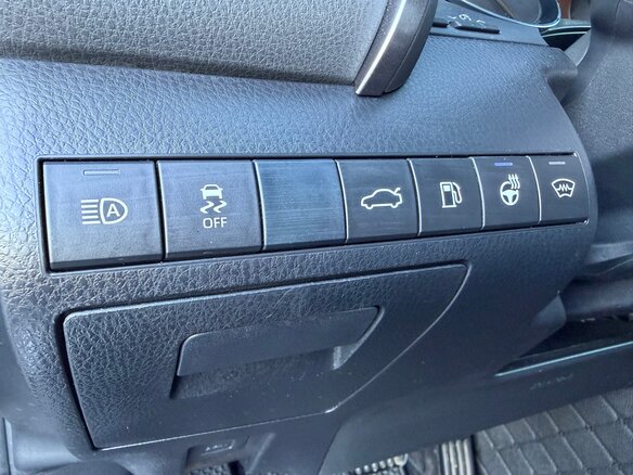 2018 Toyota Camry VIII (XV70), чёрный, 2700000 рублей - вид 27