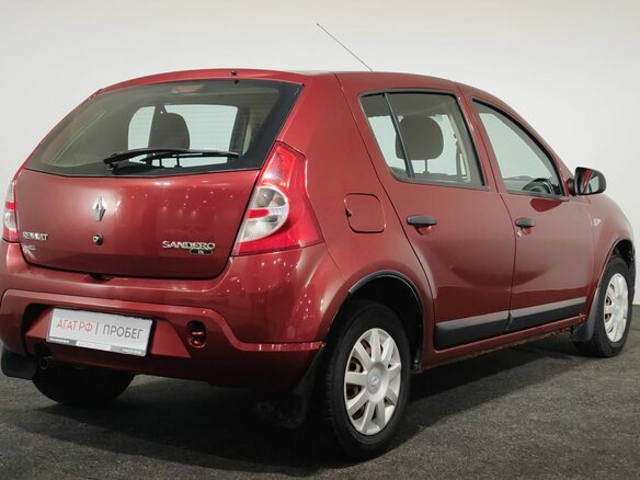 2010 Renault Sandero I, красный - вид 4