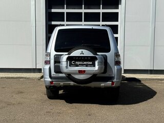 2010 Mitsubishi Pajero IV, серебристый, 1683000 рублей, вид 4
