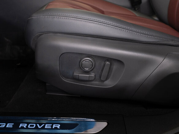 2025 Land Rover Range Rover Evoque II Рестайлинг, белый - вид 18