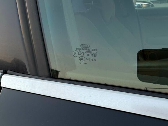 2007 Audi A4 III (B7), чёрный - вид 25