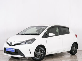 2016 Toyota Vitz III (XP130) Рестайлинг, белый, 929000 рублей, вид 3