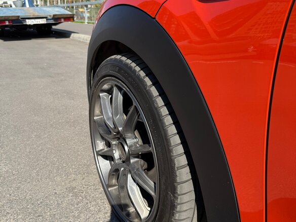 2019 Mini Hatch Cooper S III (F55/F56) Рестайлинг, оранжевый, 3050000 рублей - вид 15