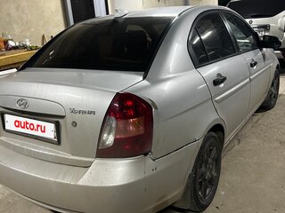 2007 Hyundai Verna II, серебристый, 380000 рублей, вид 2