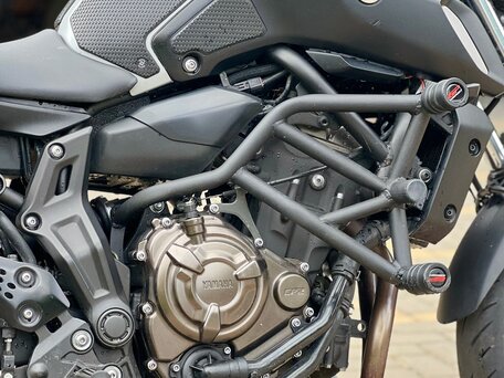 2020 Yamaha MT-07 (FZ-07), серый, 660000 рублей, вид 4