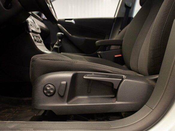 2010 Volkswagen Passat B6, серебристый, 820000 рублей - вид 32