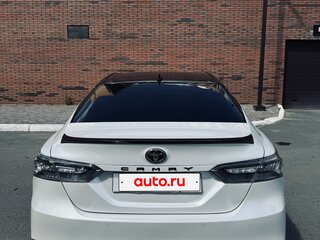 2021 Toyota Camry VIII (XV70) Рестайлинг, белый, 3050000 рублей, вид 4