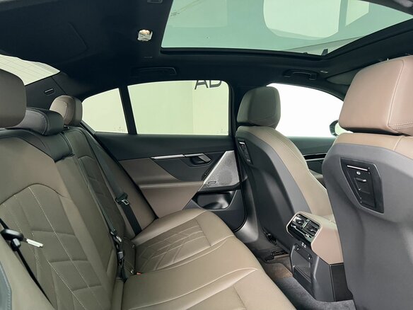 2025 BMW 5 серии 520i VIII (G60/G61/G68), чёрный, 6990000 рублей - вид 10