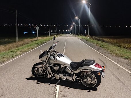 2006 Suzuki Boulevard M109R, серебристый, 900000 рублей, вид 4