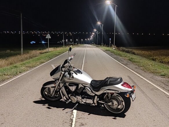 2006 Suzuki Boulevard M109R, серебристый, 900000 рублей - вид 3