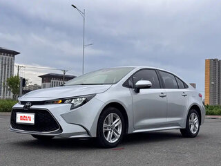 2022 Toyota Levin XII (E210), серебристый, 1493000 рублей, вид 1