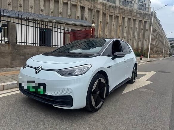 2025 Volkswagen ID.3 57.3 kWh I, белый