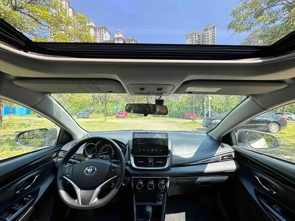 2022 Toyota Yaris IV, белый, 950000 рублей - вид 16