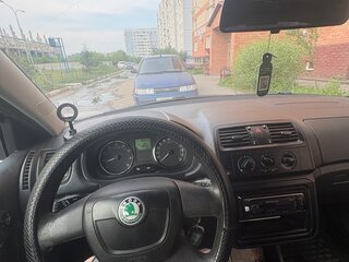 2011 Skoda Fabia II Рестайлинг, серый, 555000 рублей, вид 3