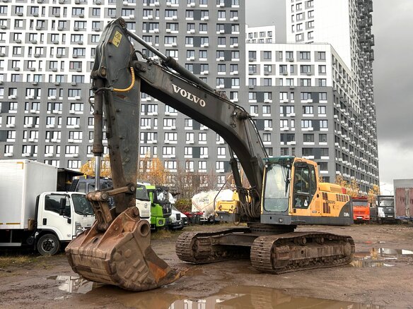 2010 Volvo EC, жёлтый, 6500000 рублей