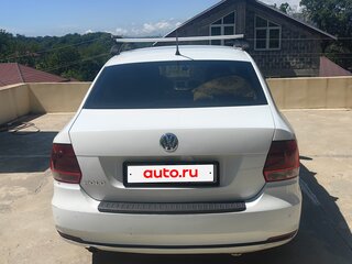2016 Volkswagen Polo V Рестайлинг, белый, 800000 рублей, вид 3