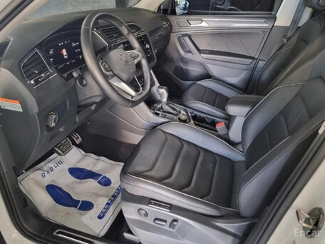2023 Volkswagen Tiguan II Рестайлинг, белый, 3200000 рублей, вид 3