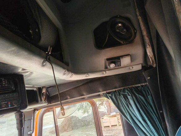 2003 Freightliner FLD, оранжевый, 1350000 рублей - вид 9
