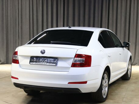 2017 Skoda Octavia III (A7), белый, 1299000 рублей, вид 2