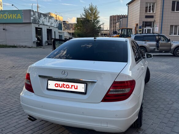 2011 Mercedes-Benz C-Класс 200 III (W204) Рестайлинг, белый, 1300000 рублей - вид 2