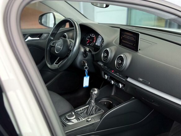 2019 Audi A3 III (8V) Рестайлинг, белый, 1649000 рублей - вид 34