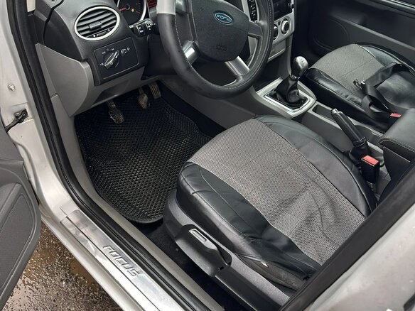 2010 Ford Focus II Рестайлинг, серебристый, 549000 рублей - вид 7
