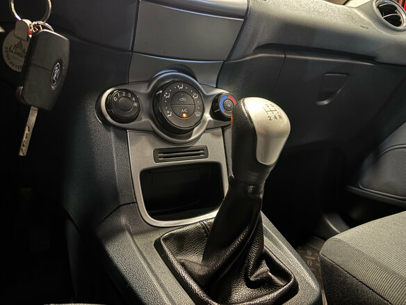 2008 Ford Fiesta Mk6, красный, 599000 рублей - вид 17