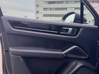 2020 Porsche Cayenne E-Hybrid III, серый, 9250000 рублей, вид 5