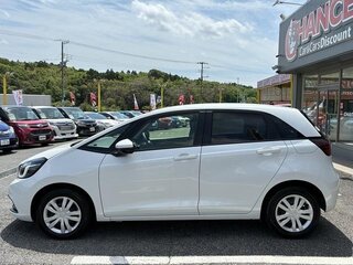2023 Honda Fit IV Рестайлинг, белый, 1000000 рублей, вид 3