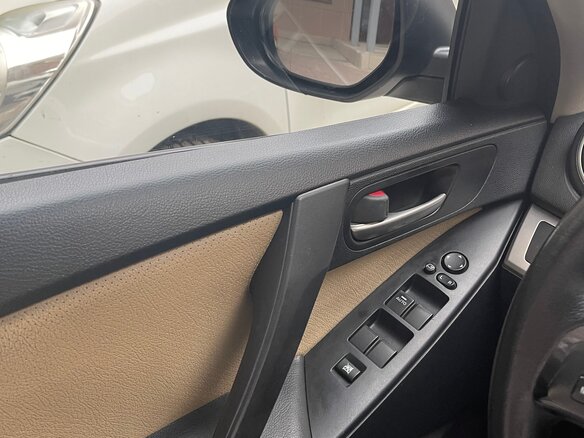 2011 Mazda 3 II (BL) Рестайлинг, белый, 650000 рублей - вид 20