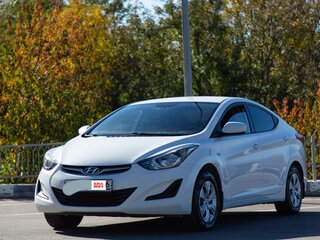 2014 Hyundai Elantra V (MD) Рестайлинг, белый, 900000 рублей, вид 3