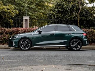 2023 Audi A3 Sportback 35 TFSI IV (8Y), зелёный, 1940000 рублей, вид 3