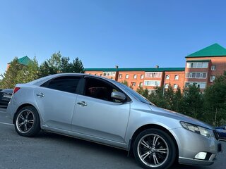 2012 Kia Cerato 6-speed II, серебристый, 850000 рублей, вид 2