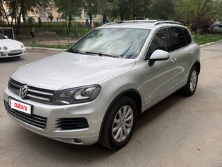 2011 Volkswagen Touareg II, серебристый, 1720000 рублей, вид 1