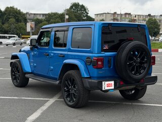 2022 Jeep Wrangler IV (JL), синий, 4250000 рублей, вид 4