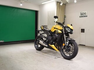 2023 Triumph Street Triple, жёлтый, 1103000 рублей, вид 3