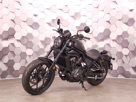 2023 Honda CMX 1100 Rebel, чёрный, 985000 рублей, вид 2