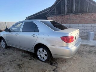 2004 Toyota Corolla IX (E120, E130) Рестайлинг, серебристый, 400000 рублей, вид 3