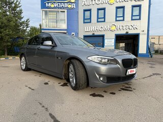 2011 BMW 5 серии 523i VI (F10/F11/F07), серый, 1320000 рублей, вид 3
