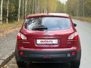 2011 Nissan Qashqai I Рестайлинг, красный, 799000 рублей, вид 4