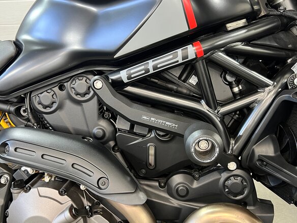 2020 Ducati Monster 821, чёрный, 990000 рублей - вид 5