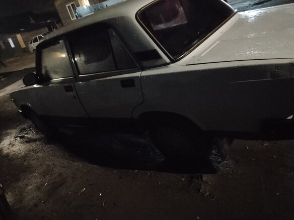 2010 Lada (ВАЗ) 2105, белый - вид 2