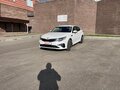 2020 Kia Optima IV Рестайлинг, белый, 1850000 рублей