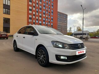 2016 Volkswagen Polo V Рестайлинг, белый, 665000 рублей, вид 1