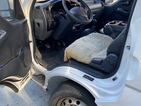 2008 Kia Bongo, белый, 830000 рублей, вид 5