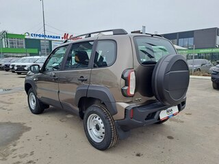 2026 Lada (ВАЗ) Niva Travel I Рестайлинг, коричневый, 1566900 рублей, вид 3