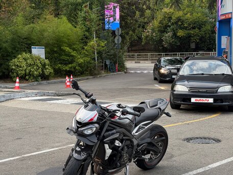 2020 Triumph Street Triple, серый, 800000 рублей, вид 3