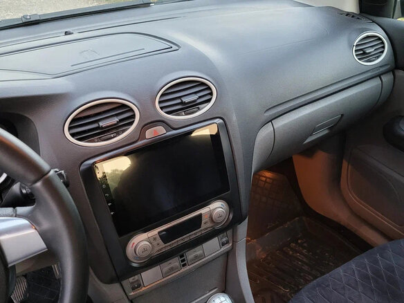 2011 Ford Focus II Рестайлинг, серебристый, 580000 рублей - вид 19
